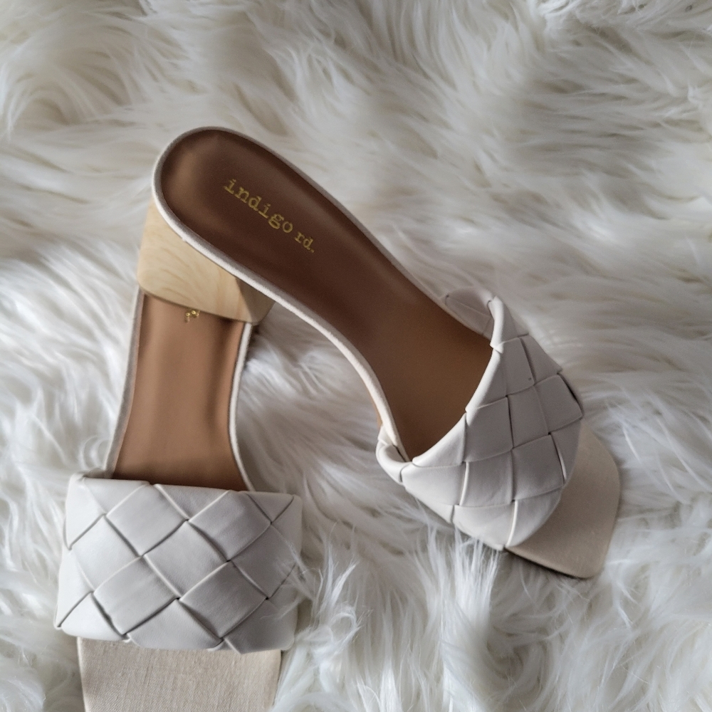 Slippers - Picture 3 of 4